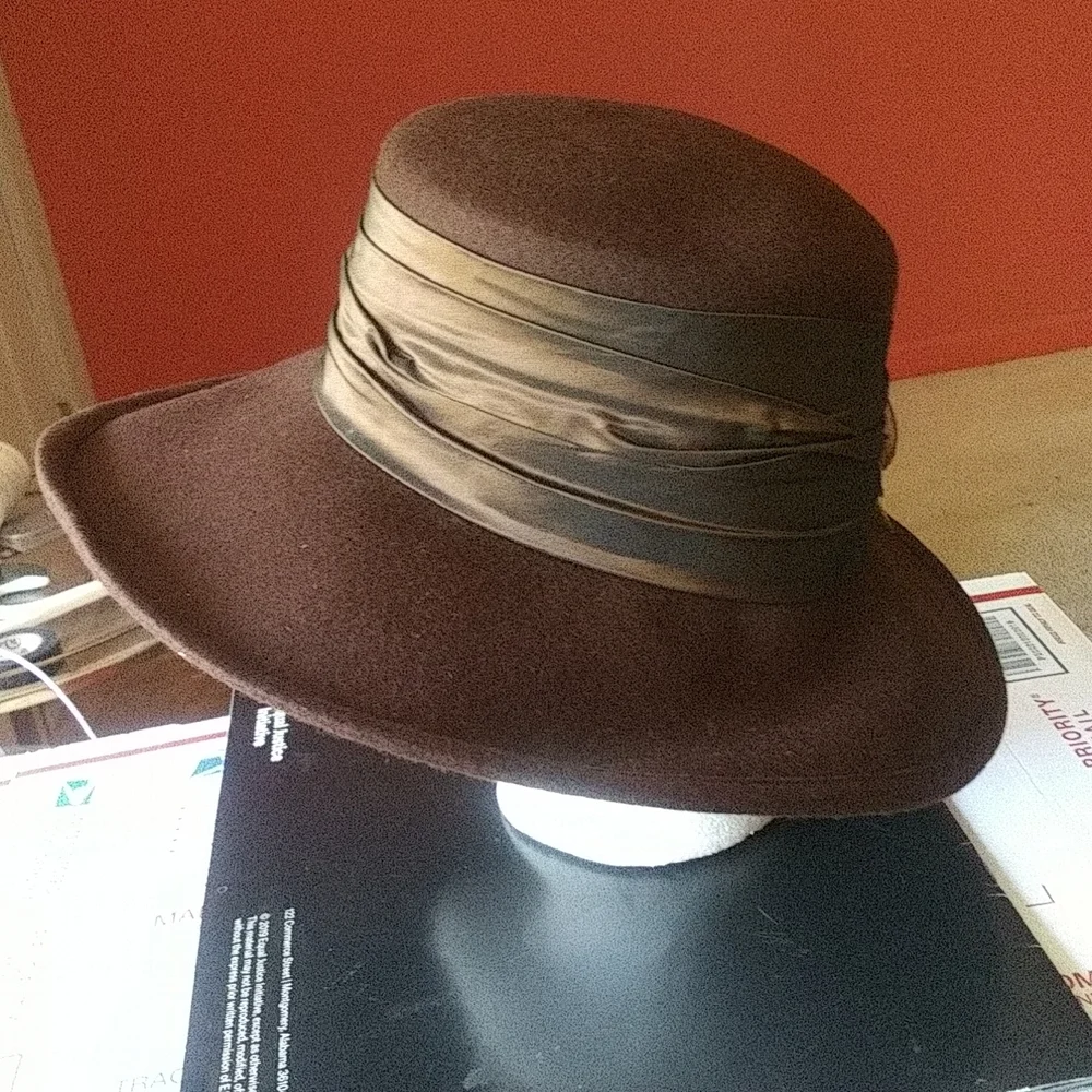 Cappelli wool designer  hat w satin/ flower+ free - Picture 4 of 12